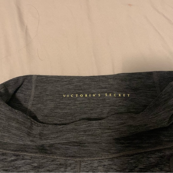 Victoria Secret Gray Capri Sport & Lounge Leggings - Picture 4 of 4